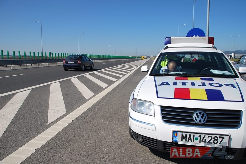 Un autoturism s-a răsturnat pe Autostrada A1, între Sebeș și Sibiu. Șoferul, transportat la spital