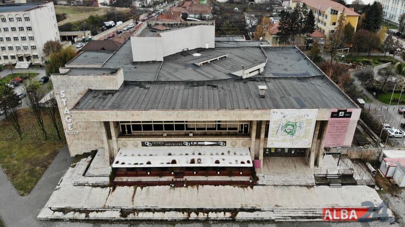 Vânzarea prin licitație a Casei de Cultură din Alba Iulia, suspendată în instanță. Ce instituție vrea să cumpere clădirea