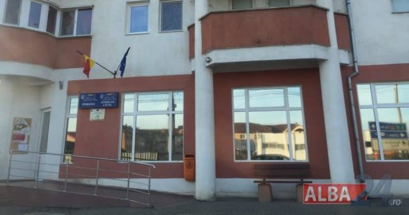 Ce amendă a primit un bărbat din Teiuș care și-a tăiat porcul, de sărbători, pe domeniul public