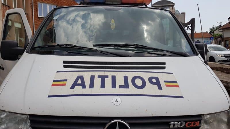 Percheziții într-un dosar de înșelăciune cu mobilier și electrocasnice, la Alba Iulia. Un bărbat de 34 de ani a fost reținut
