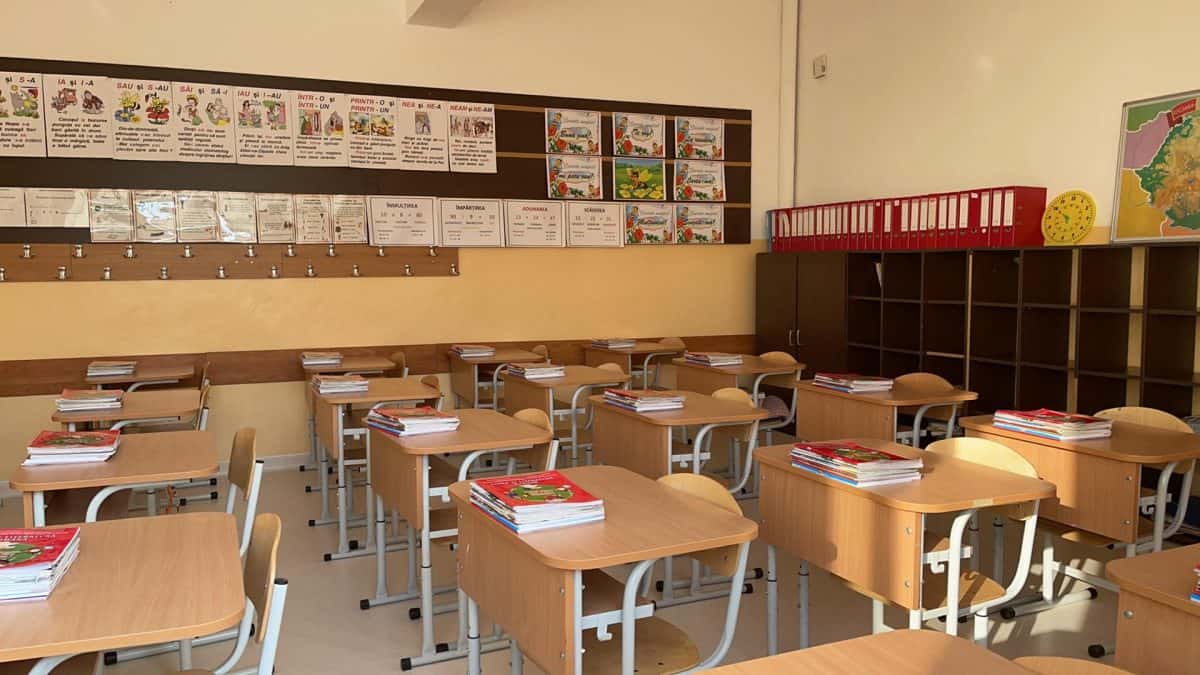 Clase separate indiferent de numărul de elevi, în comunele izolate din țară. Proiectul a trecut de Camera Deputaților