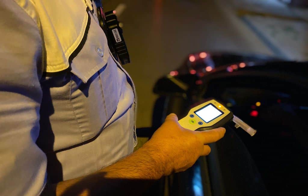 Un tânăr din Cugir s-a urcat beat la volan și s-a ales cu un dosar penal: Noapte de petrecere, terminată cu explicații la poliție