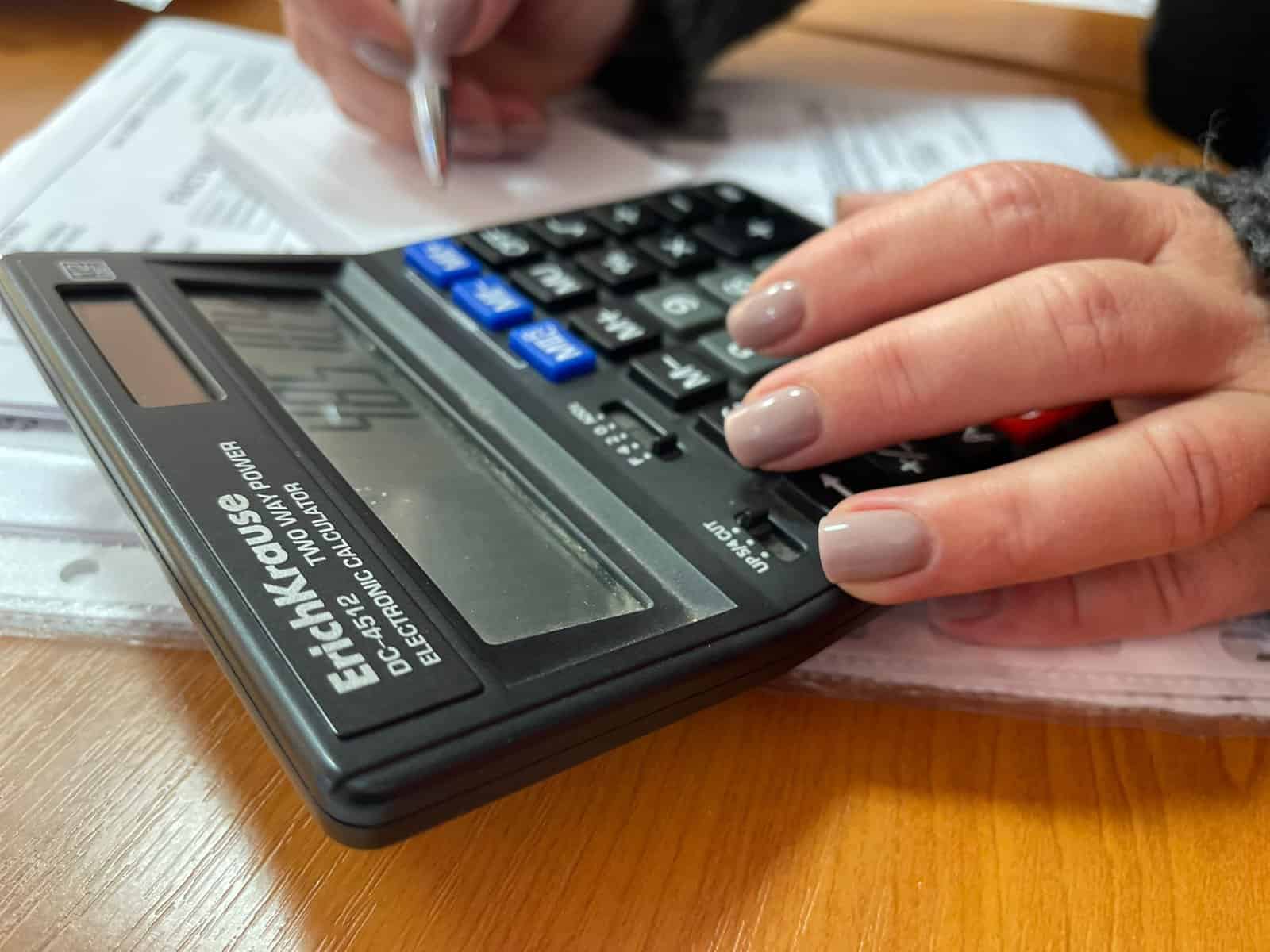 Contabilii cer măsuri de relaxare fiscală în condițiile creșterii salariului minim din 2026: ”Alfel va fi presiune pe angajatori”