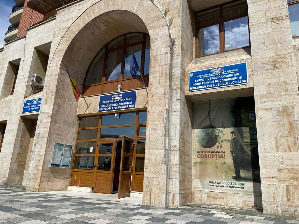 Taxe în 2026: cât va costa schimbarea numelui sau certificatul de domiciliu. Tarife pentru acte eliberate de DPCEP Alba