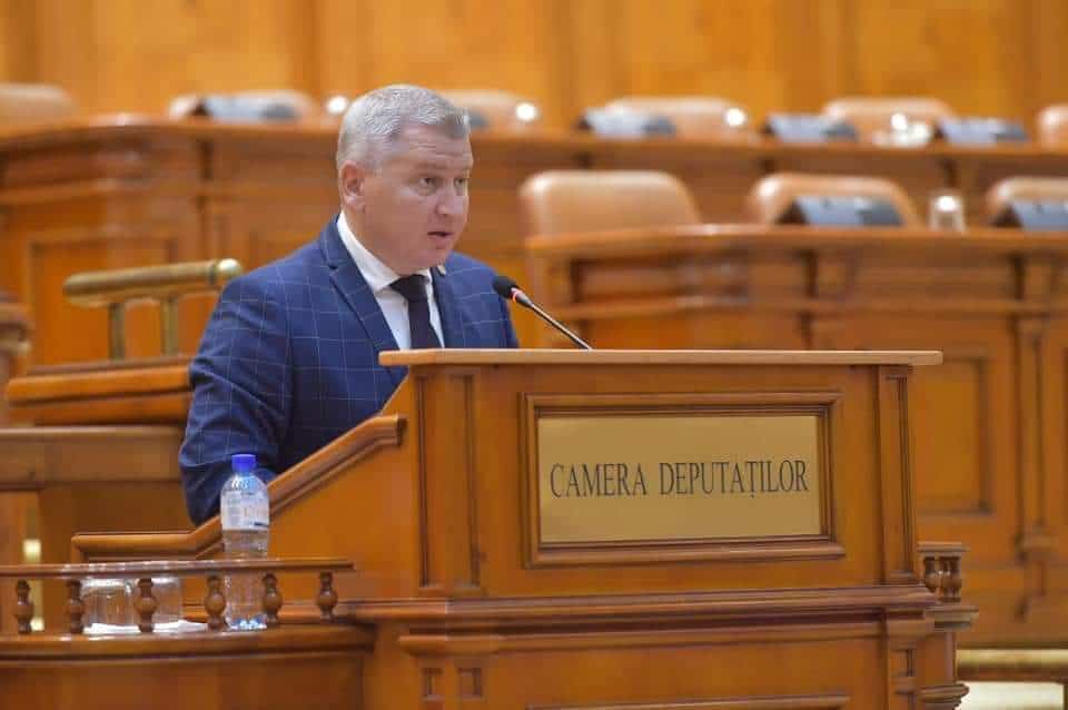 Legea ”anti-țeapă” în imobiliare intră la vot final în Parlament. Florin Roman: fiecare apartament va avea CF distinct