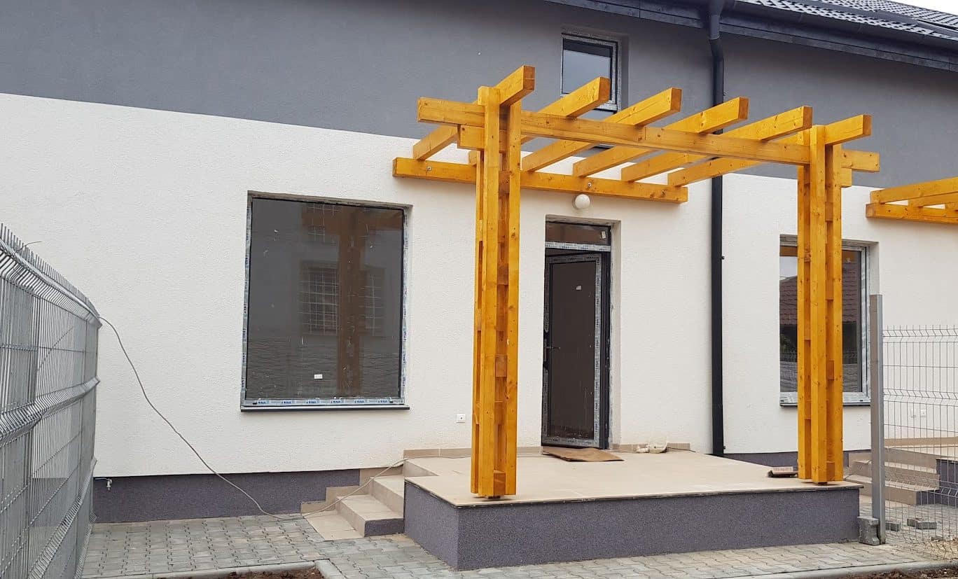 Case de până la 150 de metri pătrați și anexe construite fără autorizație în mediul rural. Procedura, explicată de ministrul Cseke