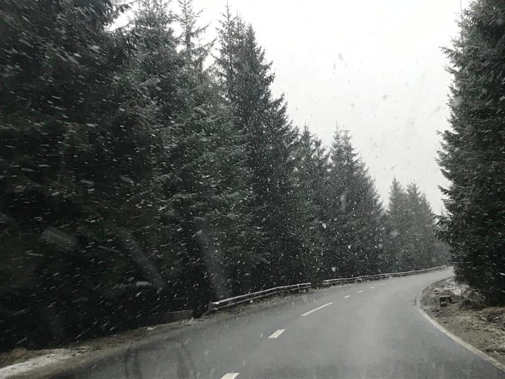 Vremea de weekend în Alba, 2-4 ianuarie. Ploi, ninsori și temperaturi scăzute, în primul weekend din 2026. Prognoza meteo pe zile