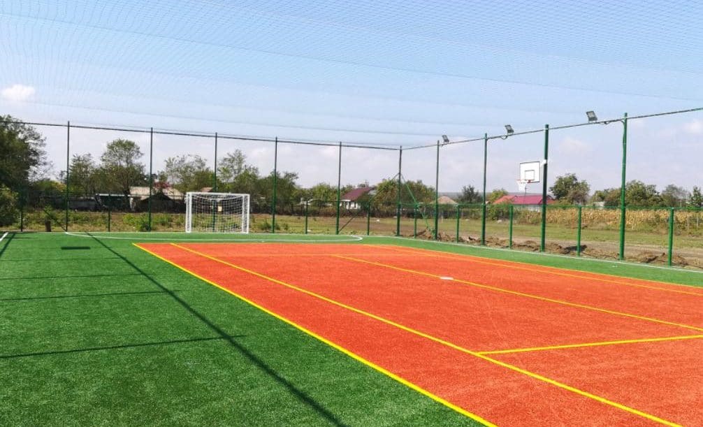 Salariile din cluburile sportive private ar putea fi finanţate de autoritățile locale. Proiectul a trecut de Senat