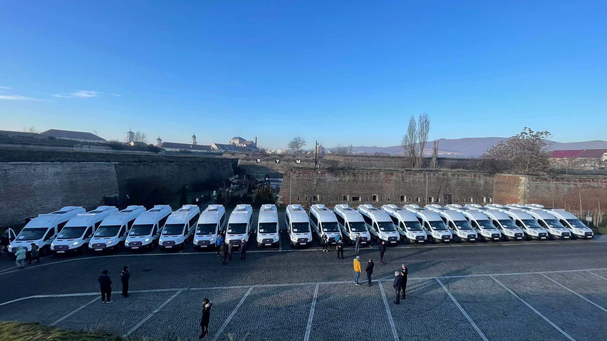Microbuze electrice supraevaluate: Începe ancheta Parchetului European. Mai multe mașini au ajuns și la primăriile din Alba