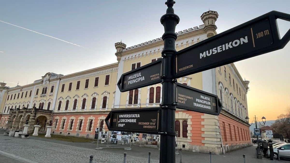 Peste 50 de negustori înscriși pentru târgul de antichități fără mici și manele, care va avea loc în Cetatea Alba Carolina, în mai