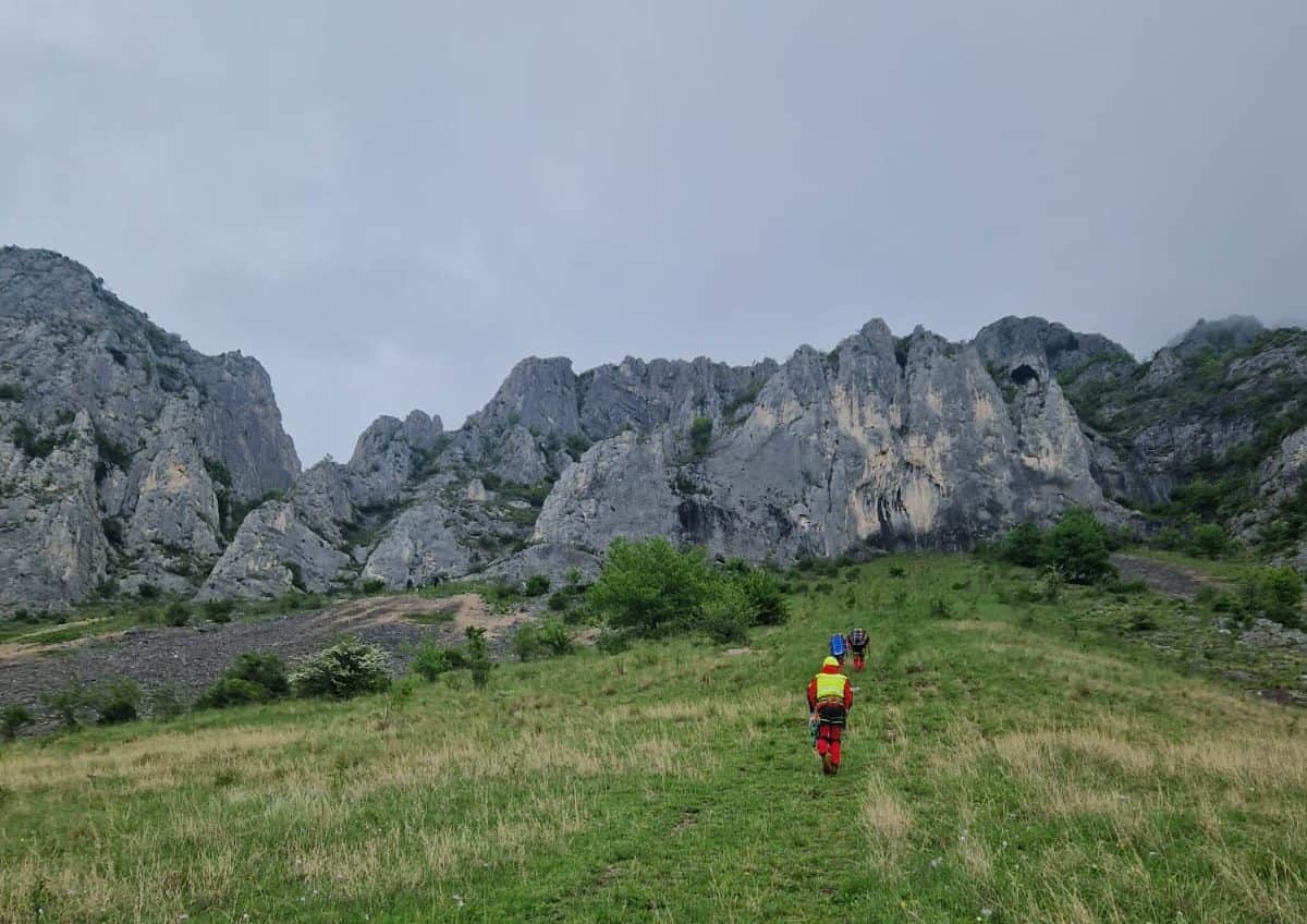 Minivacanța de 1 Mai: Reguli pentru drumeții montane în siguranță. Recomandări Salvamont pentru turiști