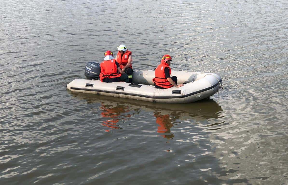 UPDATE: Intervenție de urgență în Gârbova de Sebeș: Pompierii caută un bărbat care ar fi căzut într-un lac artificial
