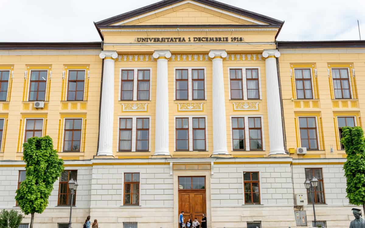 Noile taxe de studiu la universități. La Universitatea din Alba Iulia au crescut, deocamdată, doar pentru studenții străini
