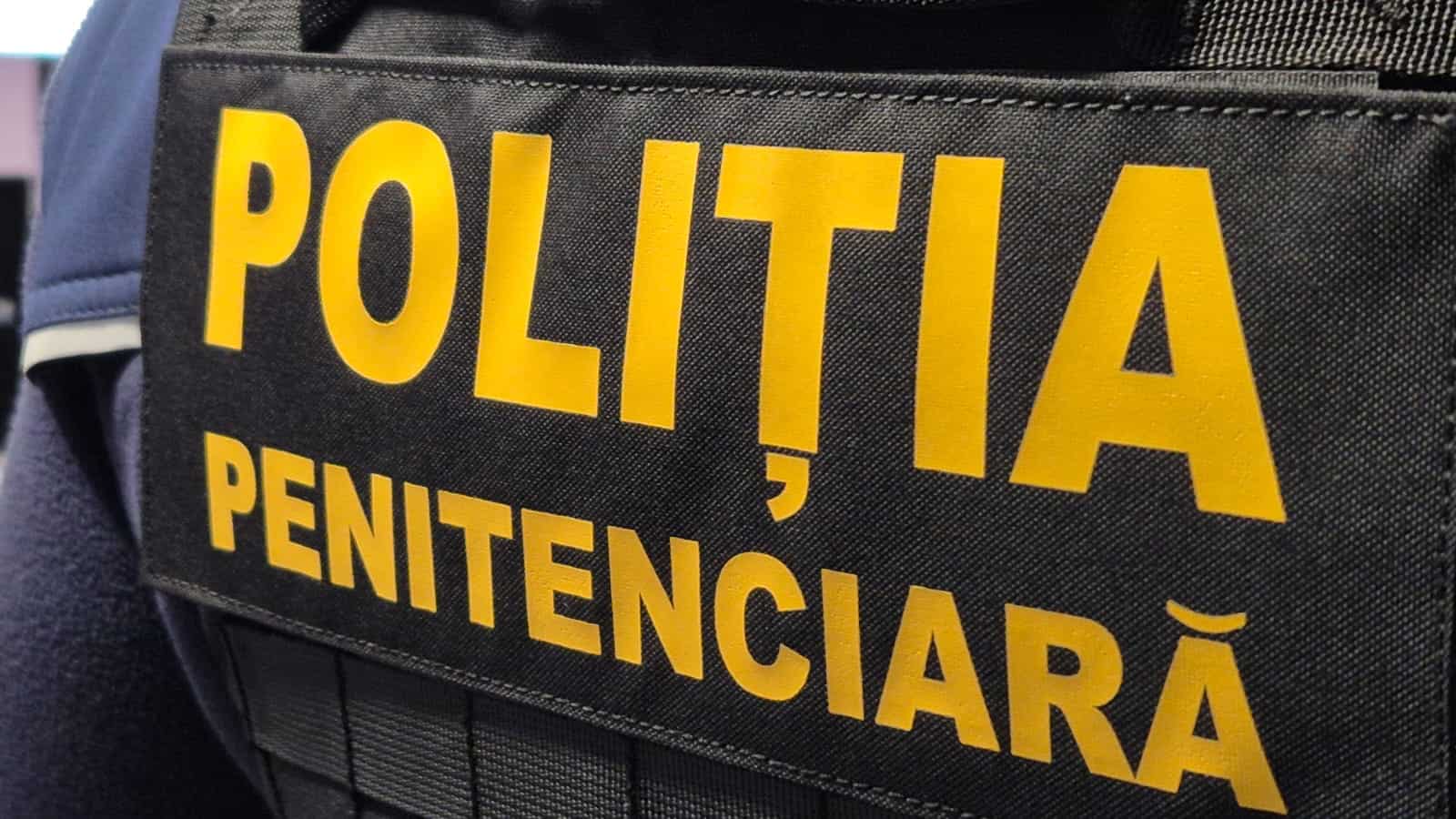 Deținut al Penitenciarului Aiud, trimis în judecată după ce a făcut prăpăd în celulă. A spart un geam de capul unui alt deținut