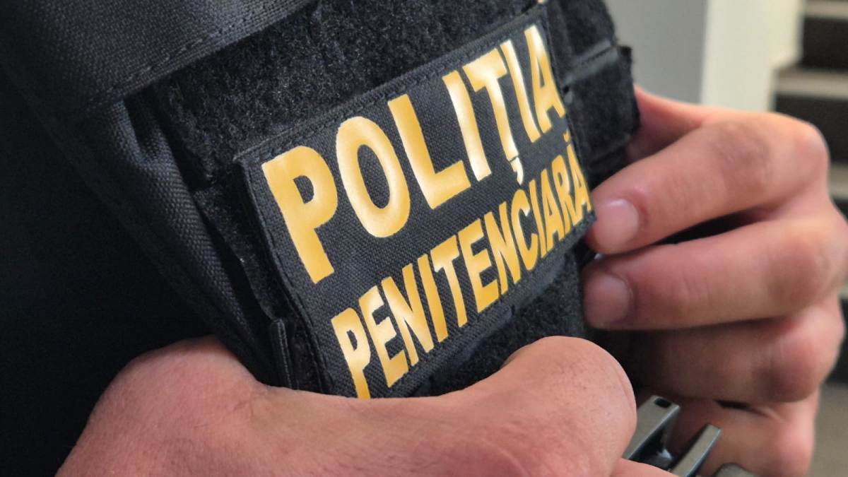 Fost deținut al Penitenciarului Aiud, trimis în judecată după ce a distrus lucrurile prin celulă. Ce pagube a cauzat