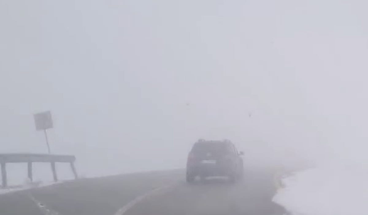 Cod galben de ceață în județul Alba: Localitățile vizate. Vizibilitate sub 50 de metri în unele zone