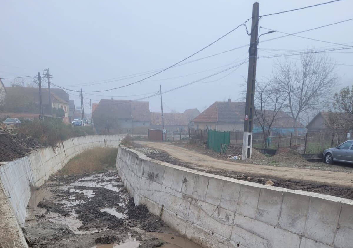 FOTO: Lucrările de protecție împotriva inundațiilor realizate pe Valea Bucerdea avansează. Care este stadiul proiectului