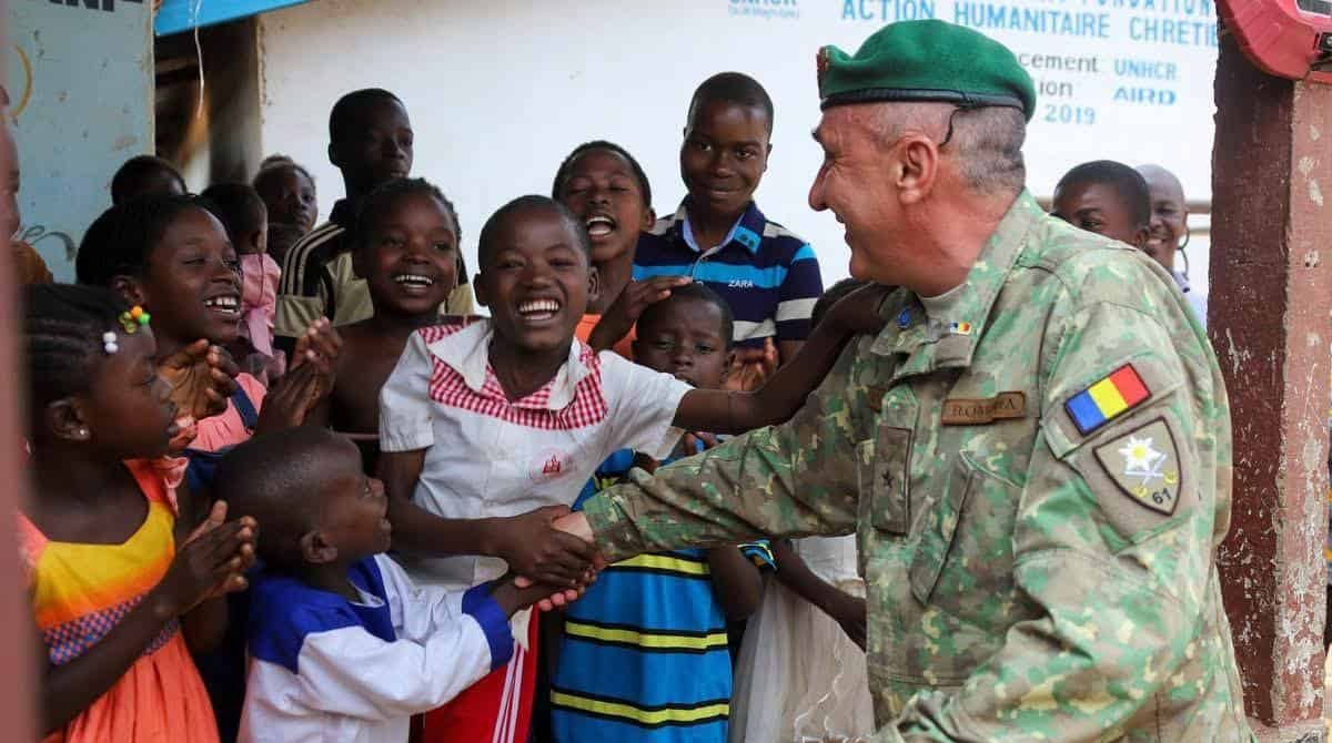 FOTO: Cariera internațională de excepție a generalului de brigadă Nicolae Gabriel Oros, din Alba Iulia. A fost primit de prefect