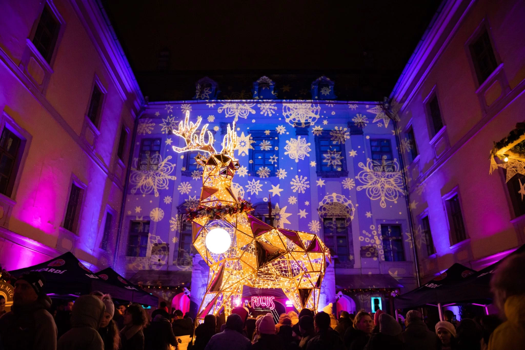 Magia sărbătorilor de iarnă începe mai devreme în Sibiu, la Christmas at the Palace: produse locale și decorațiuni artizanale