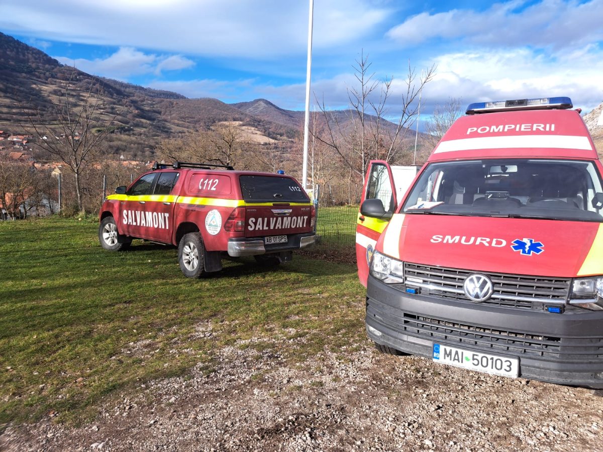 VIDEO ACCIDENT GRAV la Rimetea: Un bărbat a căzut cu parapanta, în zona Piatra Secuiului. A fost solicitat un elicopter SMURD