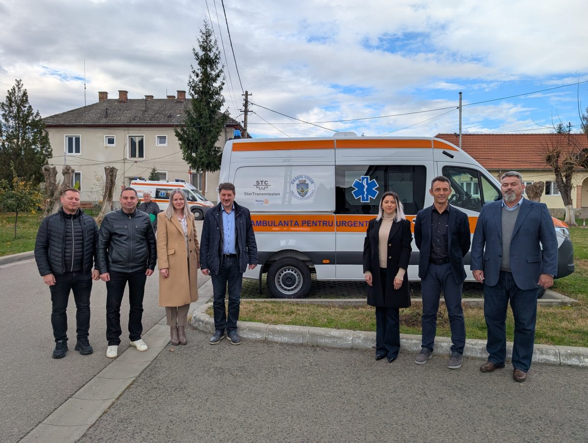 Ambulanță în valoare de 113.000 euro, donată de Star Transmission și Rotary Club pentru orașul Cugir