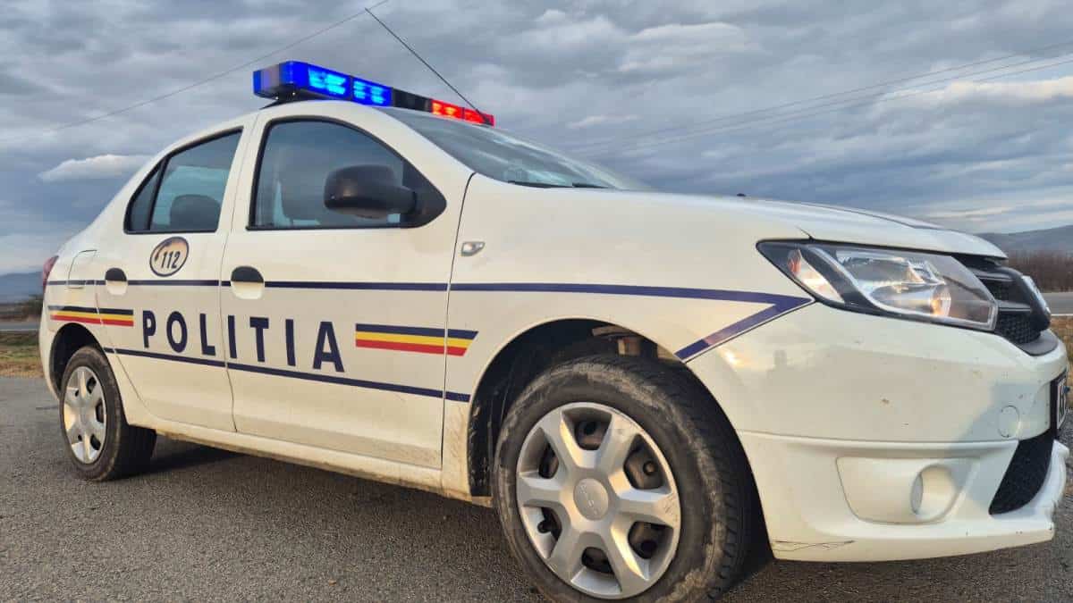 Adolescent de 14 ani rănit într-un accident rutier pe DN1 lângă Aiud. O mașină a lovit o căruță