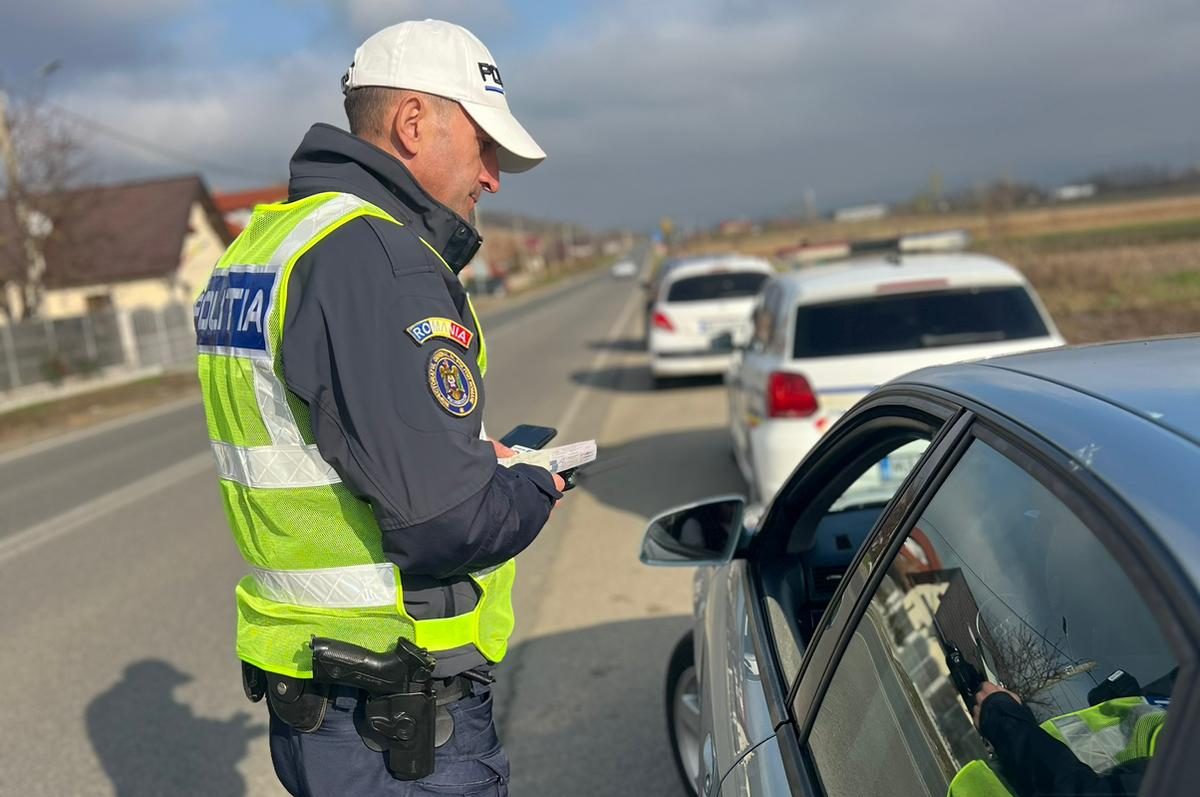 Controale de amploare pe drumurile din Alba. Polițiștii au dat zeci de amenzi pentru viteză