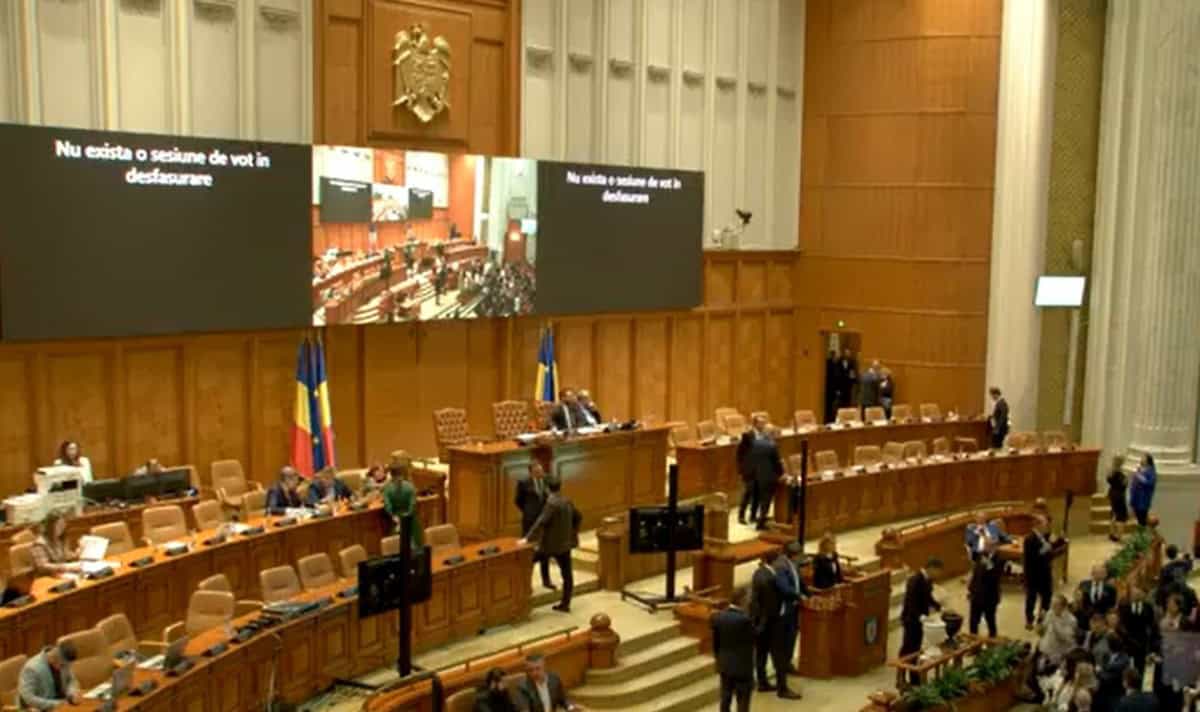 Moțiunea de cenzură împotriva Guvernului Bolojan, respinsă în Parlament. Nu a întrunit numărul necesar de voturi. Declarații