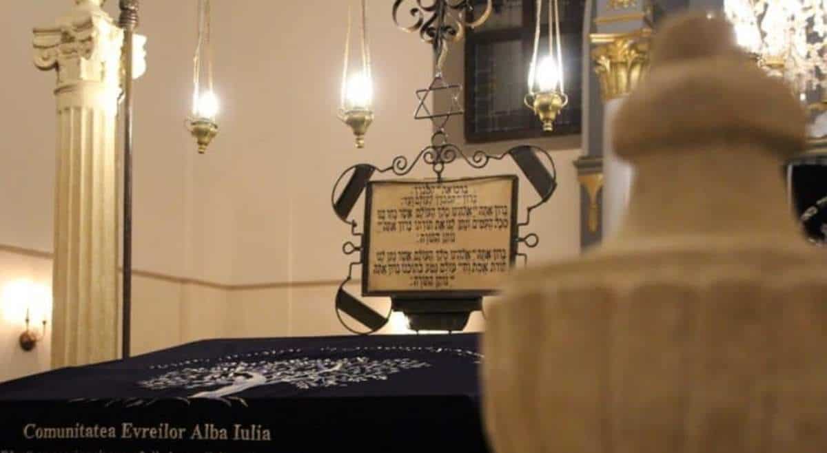 A început Hanuka 2025. Ce semnificații are Sărbătoarea luminilor și tradiții din comunitate