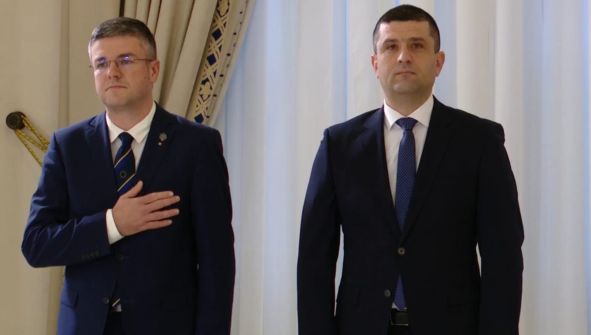 VIDEO: Radu Miruță și Irineu Darău, noii miniștri ai Apărării și Economiei au depus jurământul