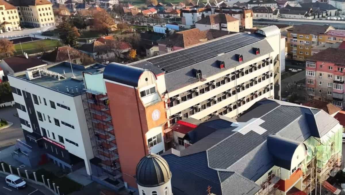 VIDEO: Modernizări la sediul Spitalului Municipal Blaj. Care este stadiul lucrărilor și termenul de finalizare al acestora