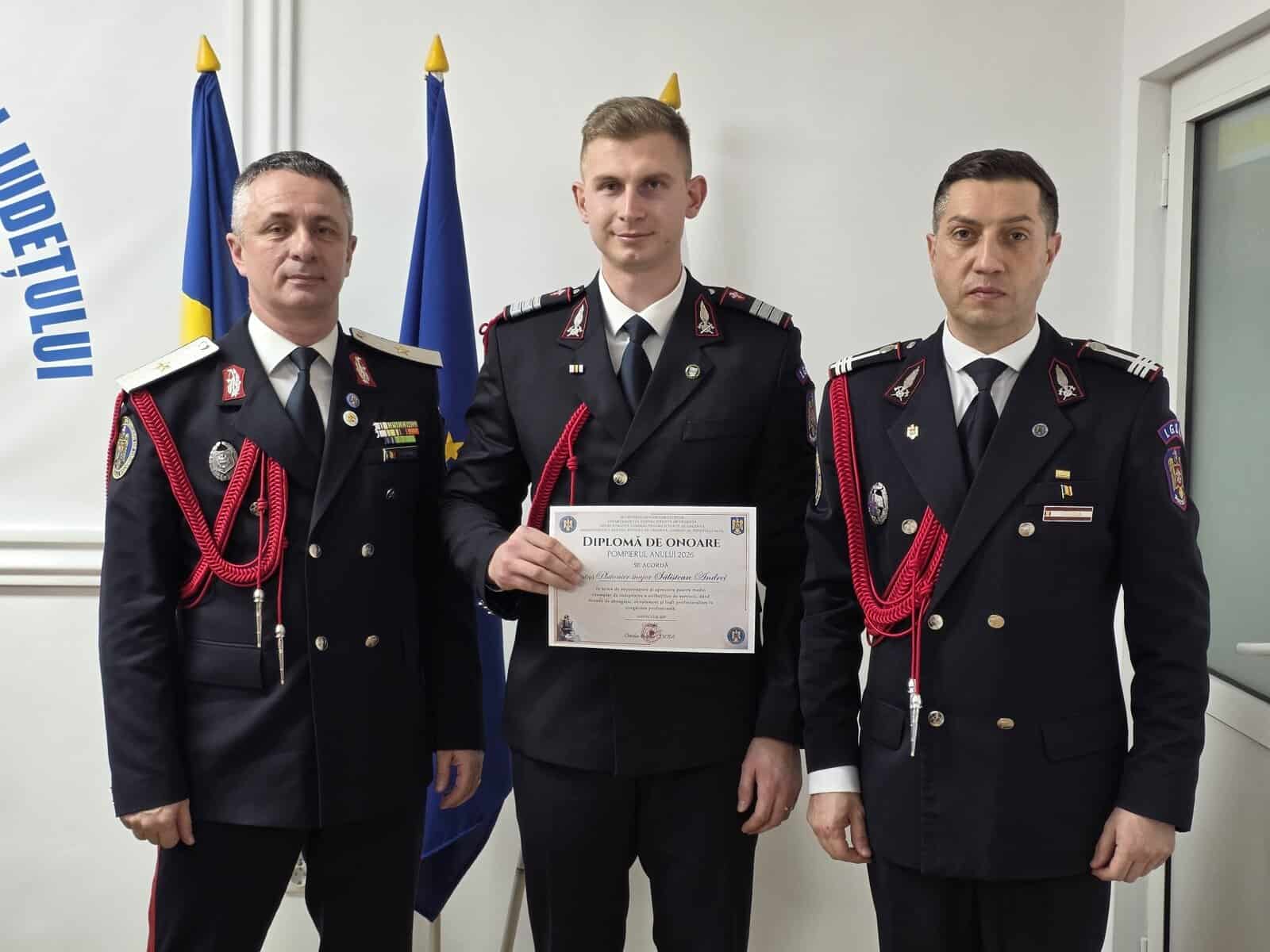 FOTO Pompieri de la ISU Alba, premiați pentru profesionalismul de care au dat dovadă. Cine a fost desemnat „Pompierul anului 2025”