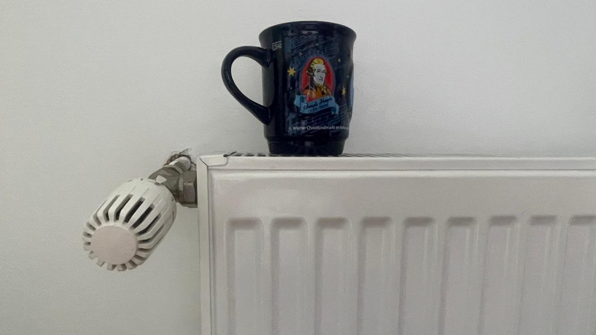 De ce se pune o cană de apă pe calorifer, iarna? Un gest simplu poate avea efecte importante