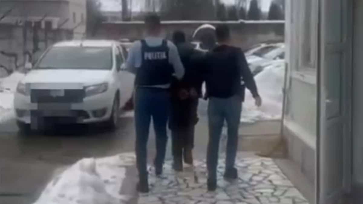VIDEO: Bărbat din Sighișoara reținut de poliție în Blaj. A furat două telefoane mobile din spital