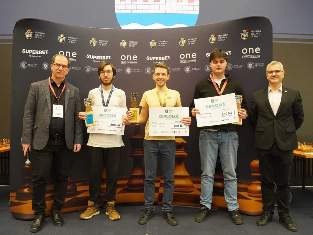 Mihnea Costachi, maestrul șashist din Alba Iulia, a devenit campion național la șah-dezlegări pentru al treilea an consecutiv