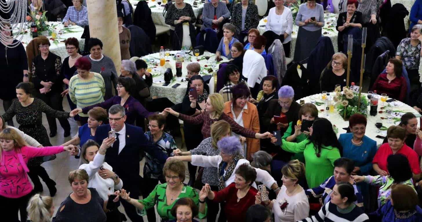 Sărbătoarea Primăverii la Aiud, în 1 martie. Peste 500 de femei vor participa la eveniment. Locurile au fost suplimentate