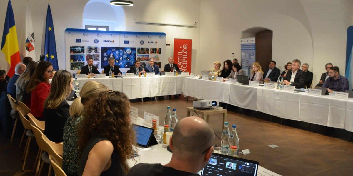 Interes crescut pentru dezvoltarea Regiunii Centru cu ajutorul fondurilor europene. Reuniune de lucru, la Alba Iulia