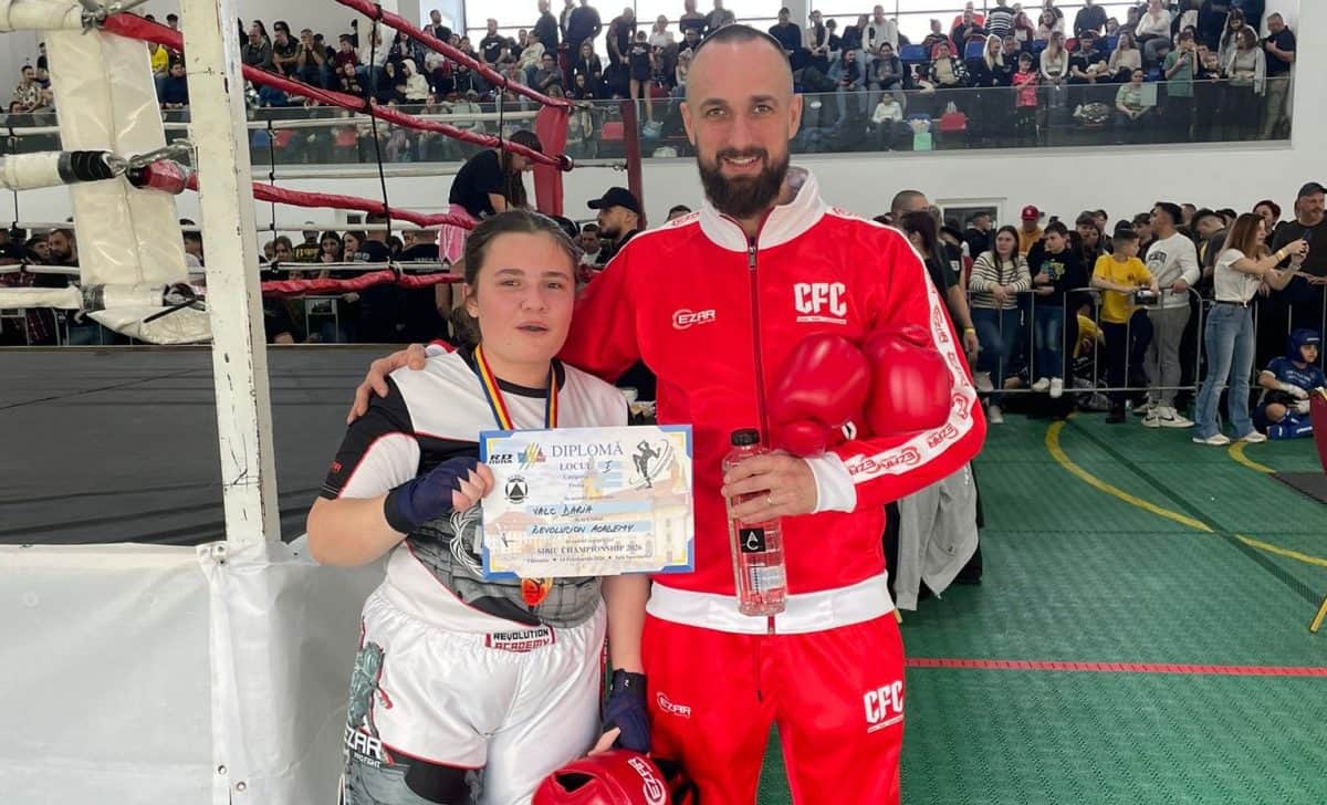 Mai mulți sportivi ai Clubului Revolution Academy Alba au luptat într-o gală de kickbox și MMA, la Sibiu. Ce rezultate au obținut