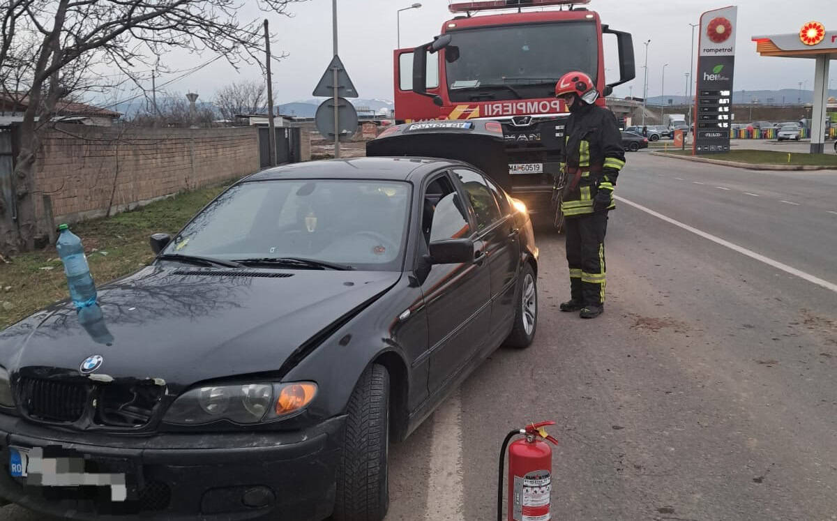 FOTO: ACCIDENT RUTIER pe DN 1, în Lancrăm, în zona Iviniș. Impact între trei autoturisme