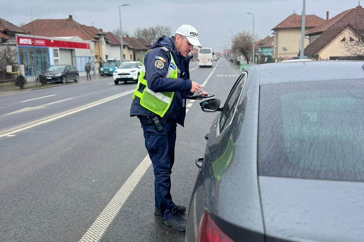 FOTO: Peste 100 de șoferi amendați de Poliția Alba pe DN1, majoritatea pentru viteză. Permise reținute și mașini verificate