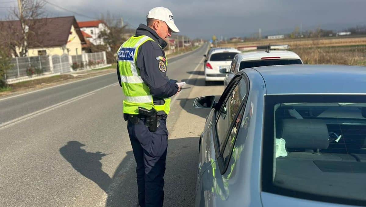 Șoferii care nu acordă prioritate de trecere, vizați de polițiștii din Alba. Câte permise au fost reținute