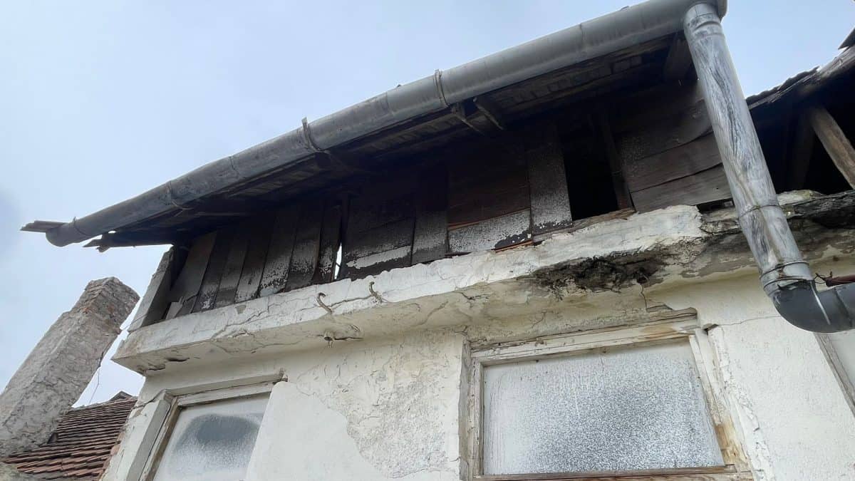 Supraimpozitare pe clădirile degradate din Alba Iulia, de anul viitor. Primăria elaborează un regulament