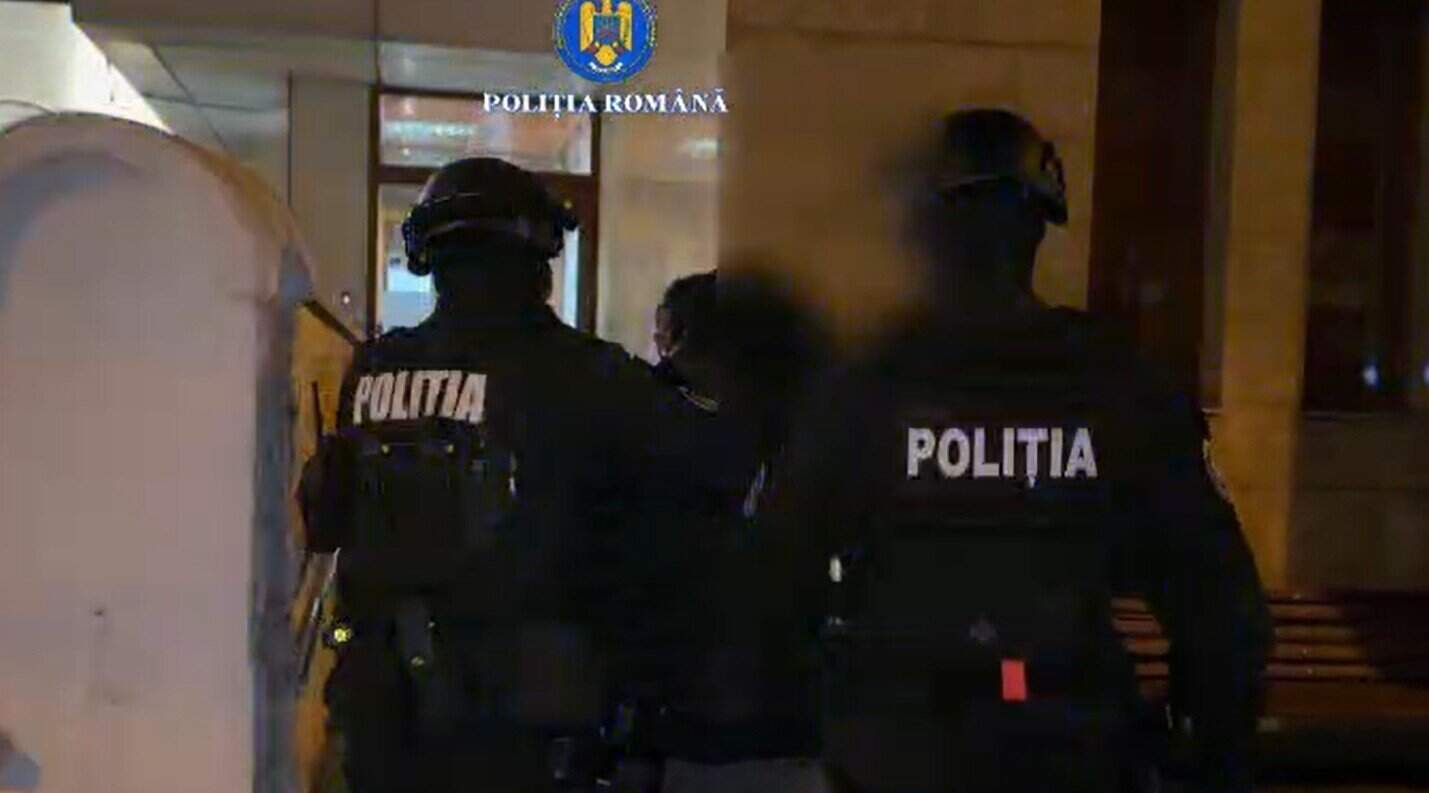 VIDEO: Bărbat din Alba, urmărit național, prins la Cluj. De unde ar fi furat ceasuri de colecție în valoare de 10.000 de euro