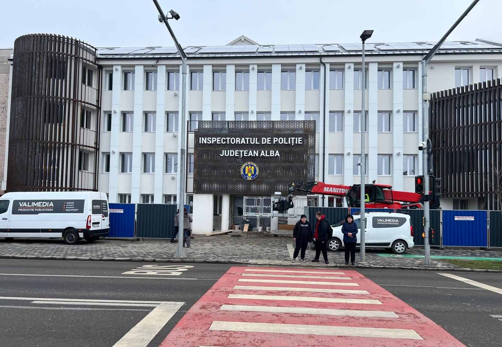 Bărbat din Aiud, arestat preventiv după ce a atacat un tânăr, într-o locuință. De la ce a pornit scandalul