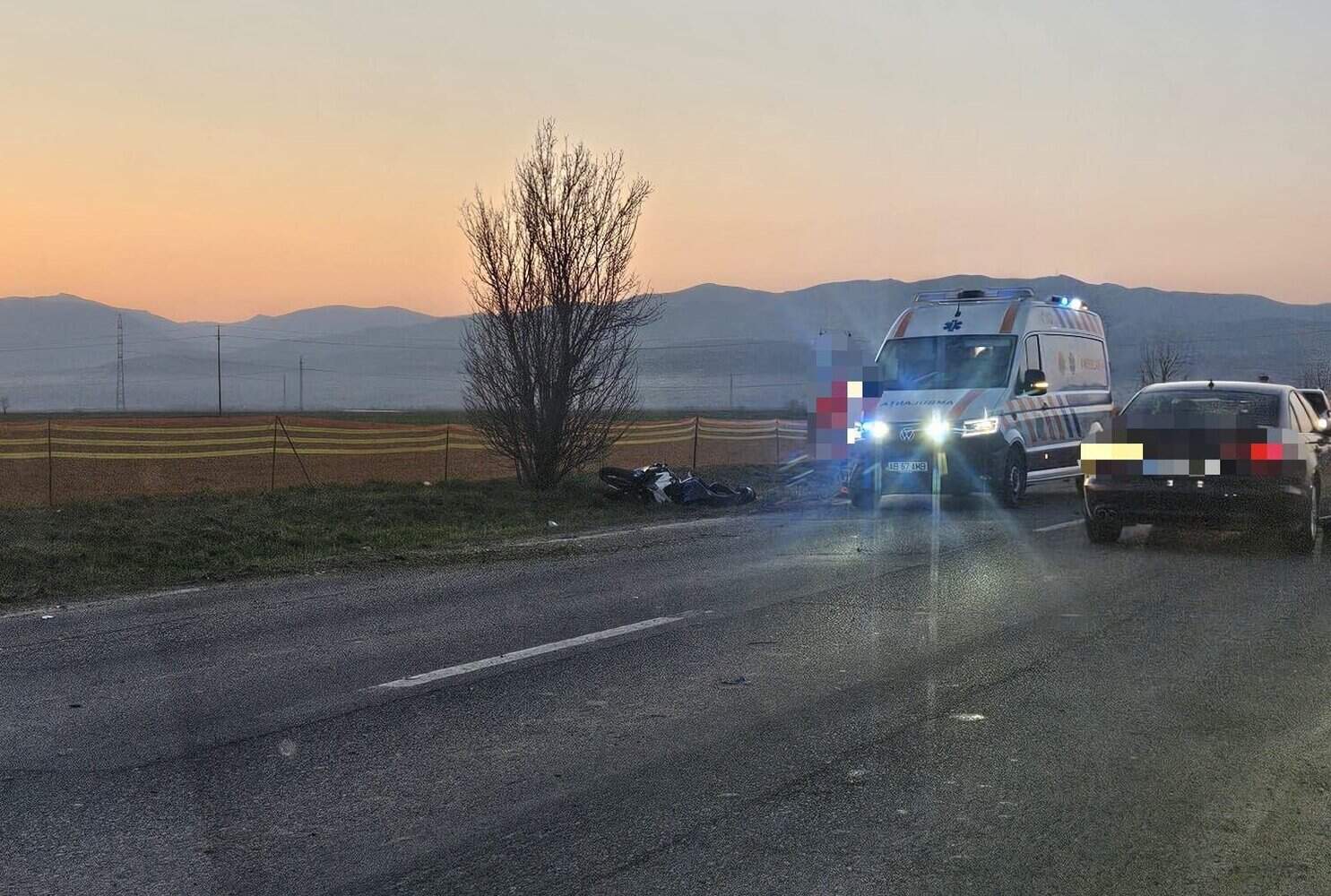 Motociclist de 26 de ani, rănit într-un accident produs la Lancrăm. A fost lovit în timpul unei depășiri