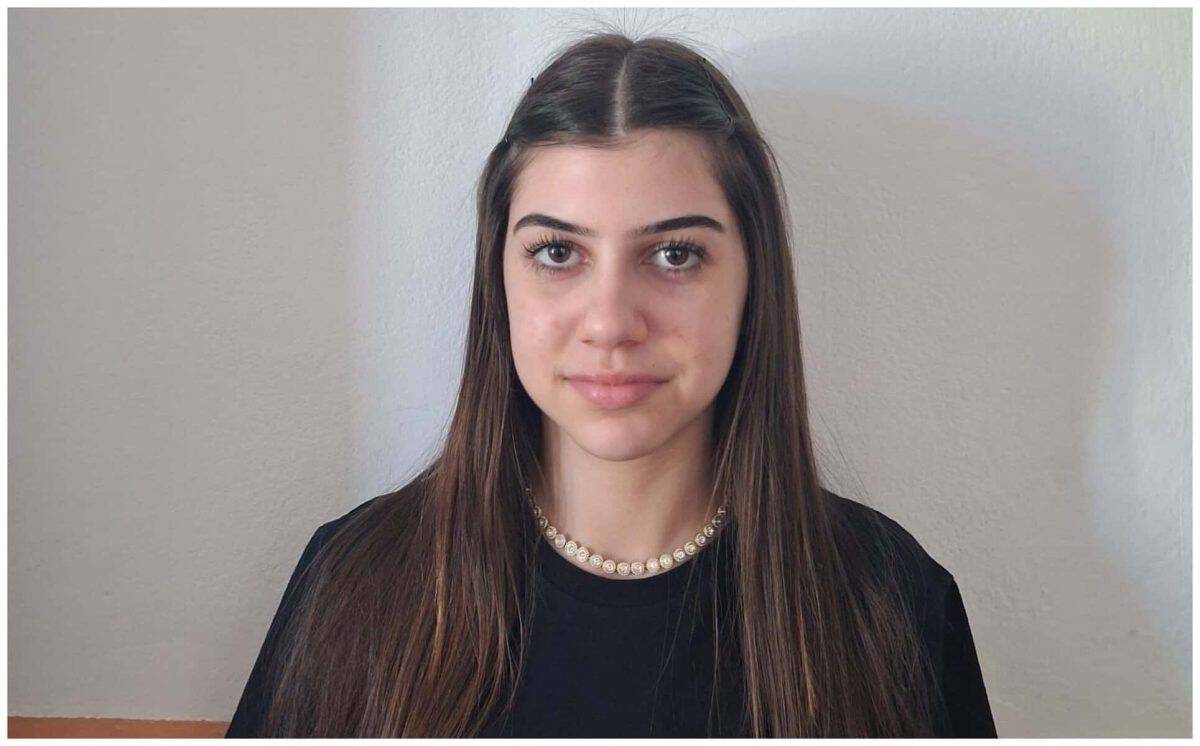 Carla Geantă, elevă a Școlii Gimnaziale "Nicolae Dragan" din Galda de Jos, locul I la olimpiada județeană de Limba Franceză