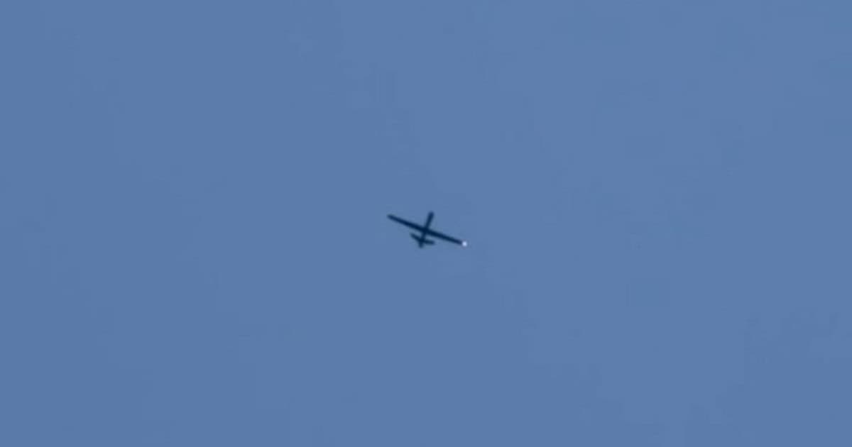 VIDEO: Dronă americană de supraveghere, surprinsă în imagini la Alba Iulia. Survol asupra orașului