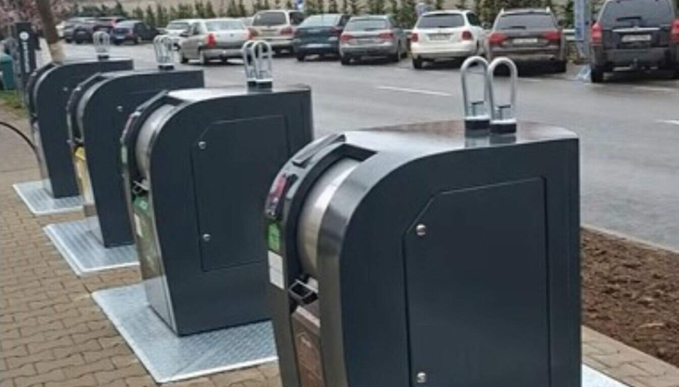VIDEO: Colectare selectivă a deșeurilor pe cinci fracții în Blaj. Cum funcționează insulele ecologice amplasate în zona blocurilor