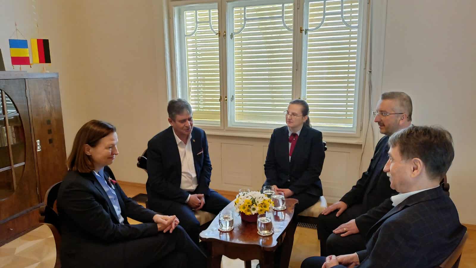 FOTO: Ambasadoarea Germaniei, Angela Ganninger, vizită în Alba. Discuțiile legate de investițiile germane din județ