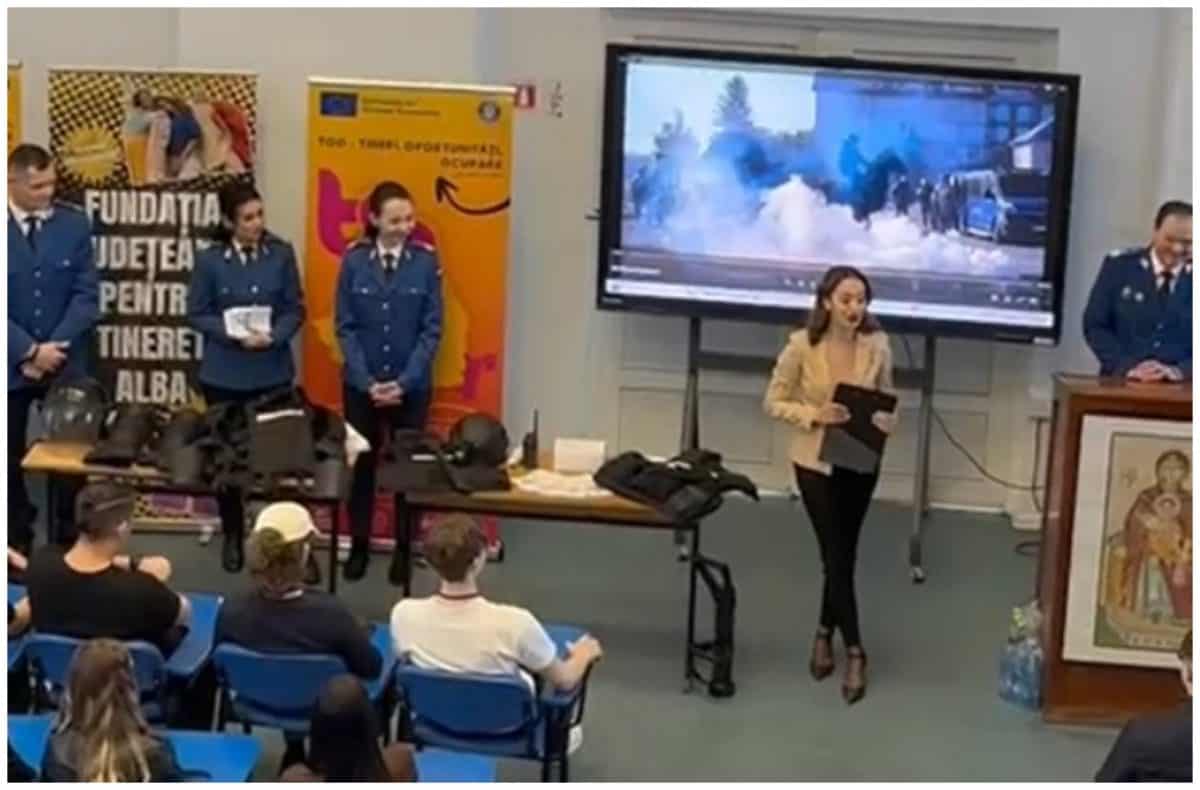 VIDEO: Jandarmii din Alba, alături de tineri în cadrul proiectului „ABC-ul Carierei”